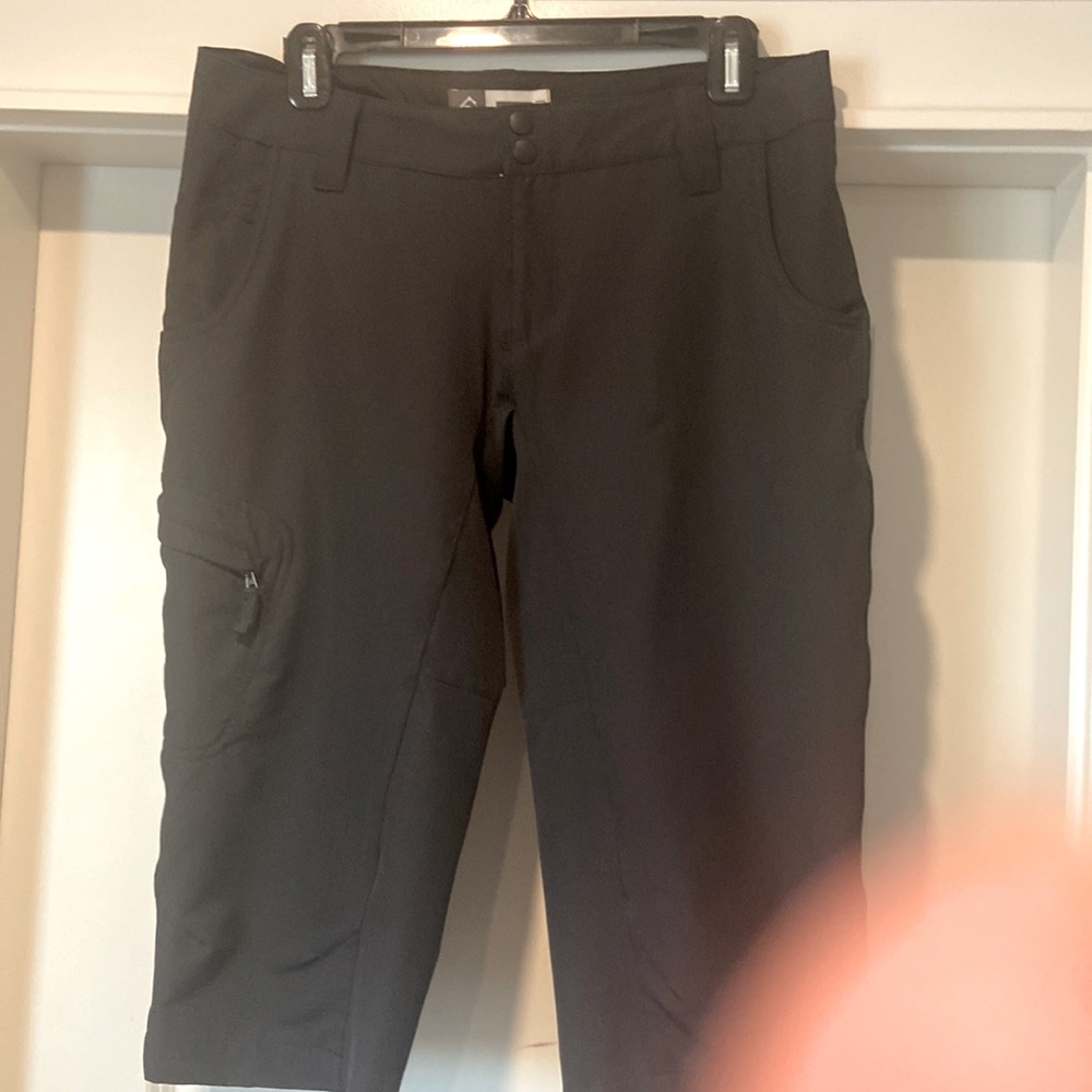 NWOT Alpine Design Black Womens Shorts